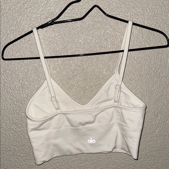 ALO Yoga White Sleeveless Cropped Camisole - Picture 2 of 2